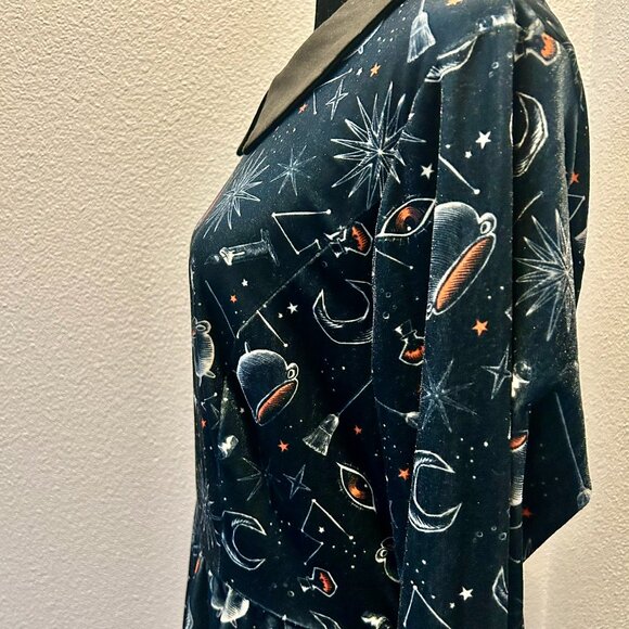 Her Universe Disney Hocus Pocus Symbols Collar Dress, Size Large - Picture 5 of 15